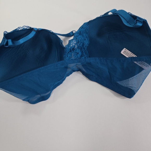 Victoria's Secret lace push--up bra - Picture 5 of 11